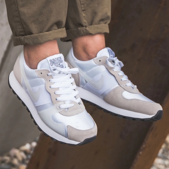 NEW Nike V. Love O.X. - Picture 4 of 8